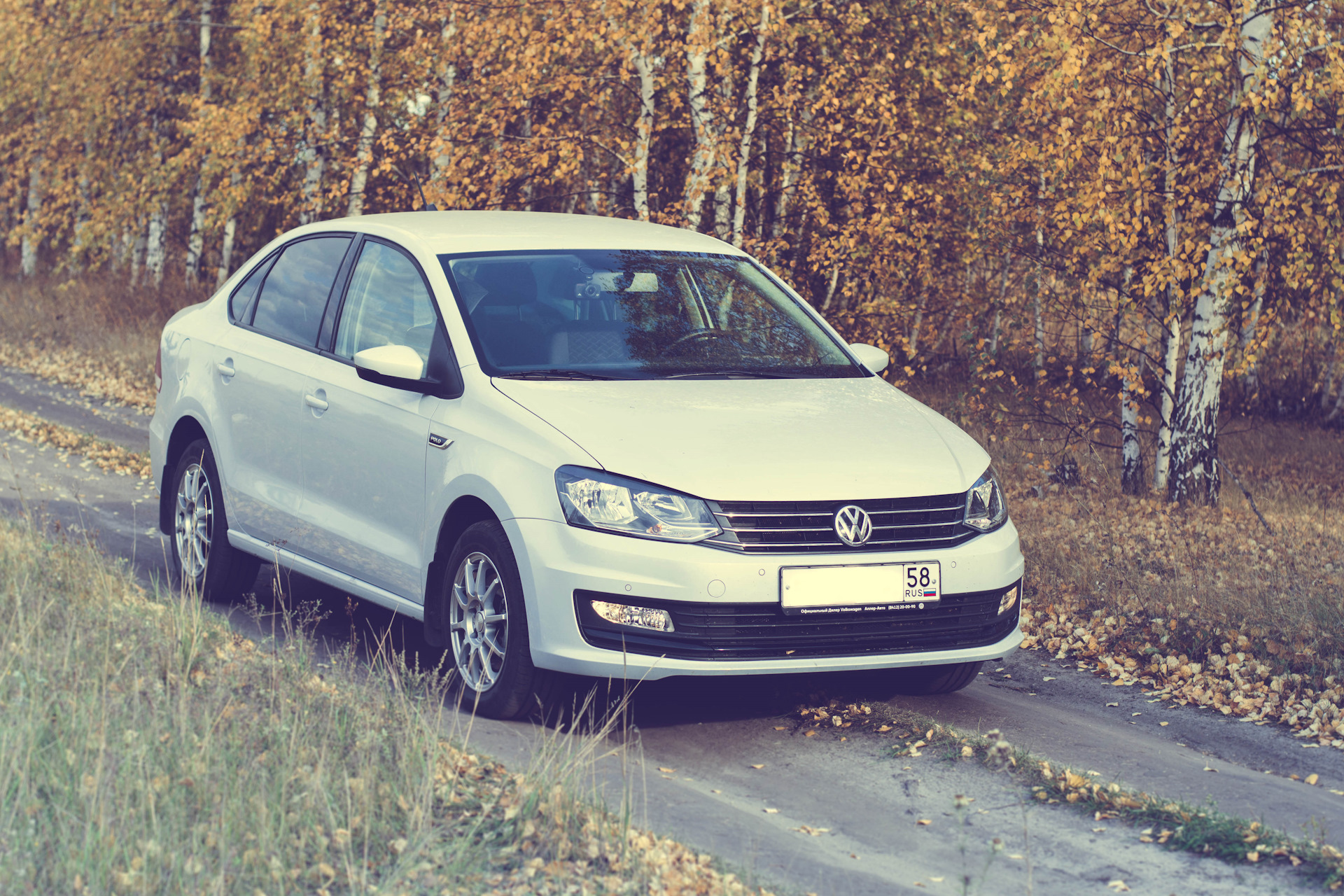 volkswagen polo sedan