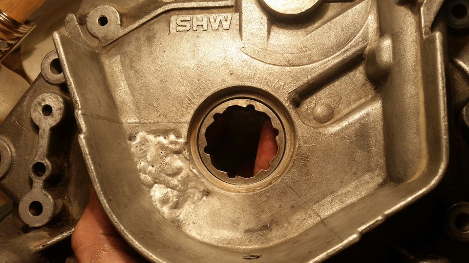 Так выглядит шестерня масляного насоса z18xe в корпусе маслонасоса x30xe — Opel Vectra B