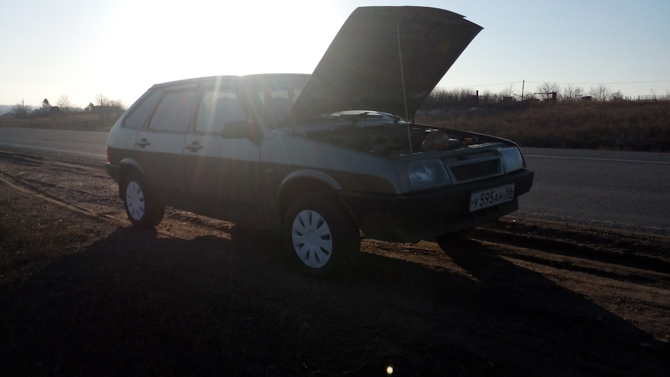 Лопнул расширительный бачок. — Lada 21093i, 1,5 л, 2002 года | помощь ...