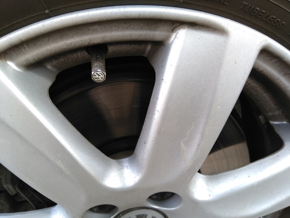 Дорожка на тормозном диске — Volkswagen Polo Sedan, 1,6 л, 2016 года ...