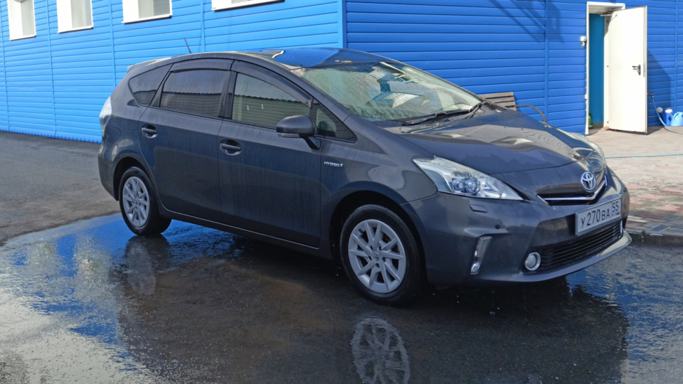 Toyota Prius Alpha 1.8 гибридный 2011 | на DRIVE2