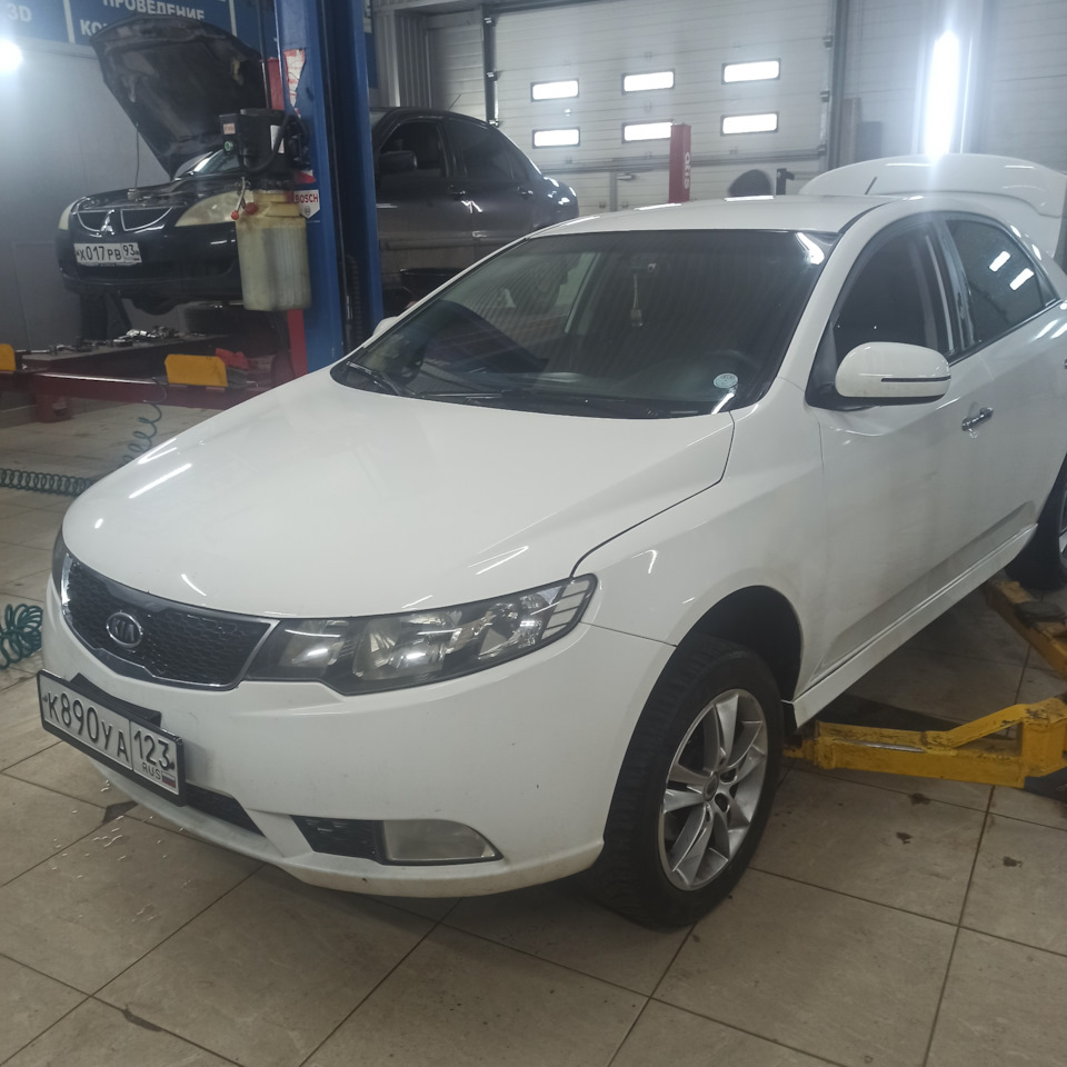 Тормозные диски и колодки — KIA Cerato (2G), 2 л, 2011 года | визит на ...