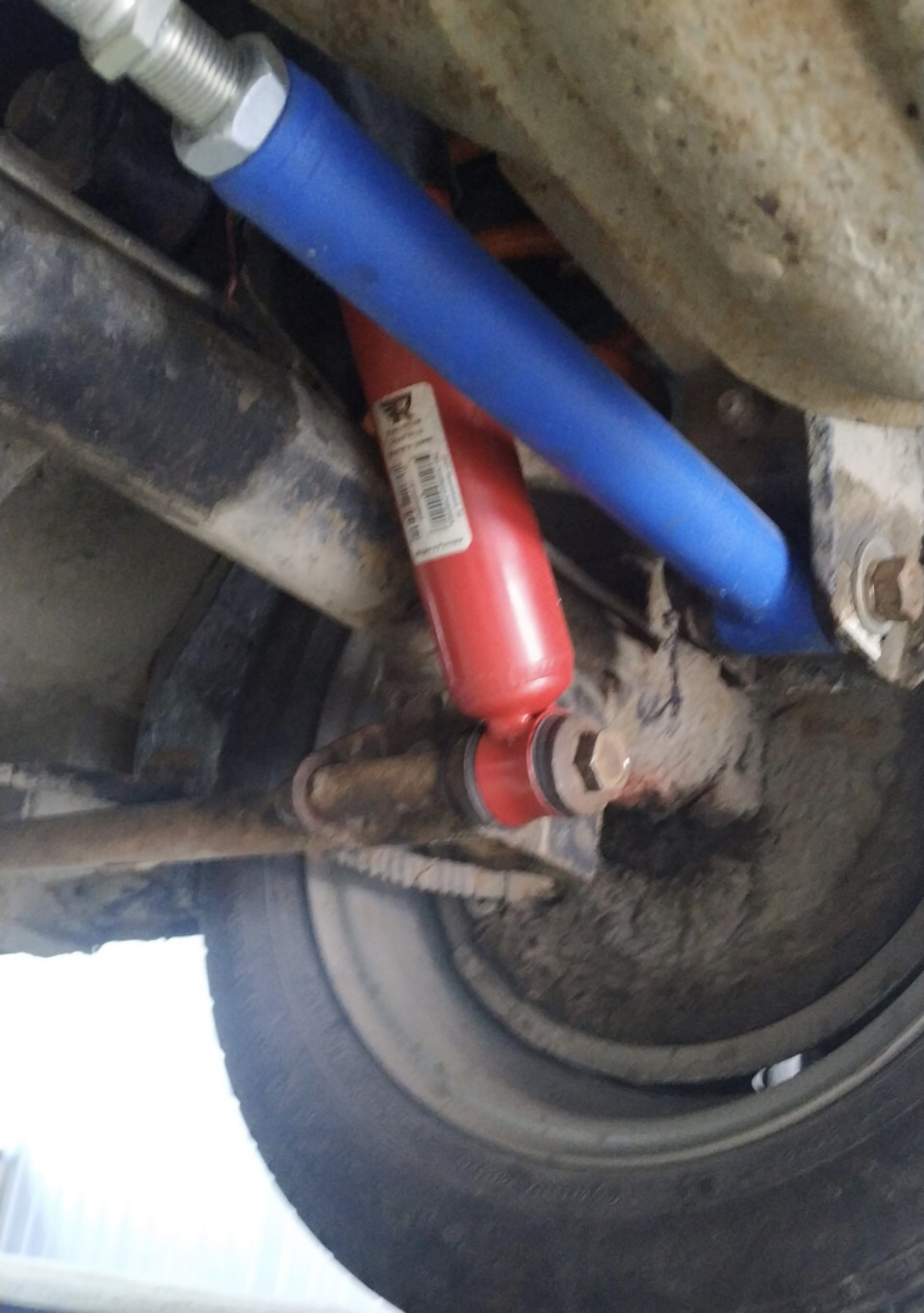 а это переделка подвески предыдущим владельцем — Lada 21058, 1,5 л ...