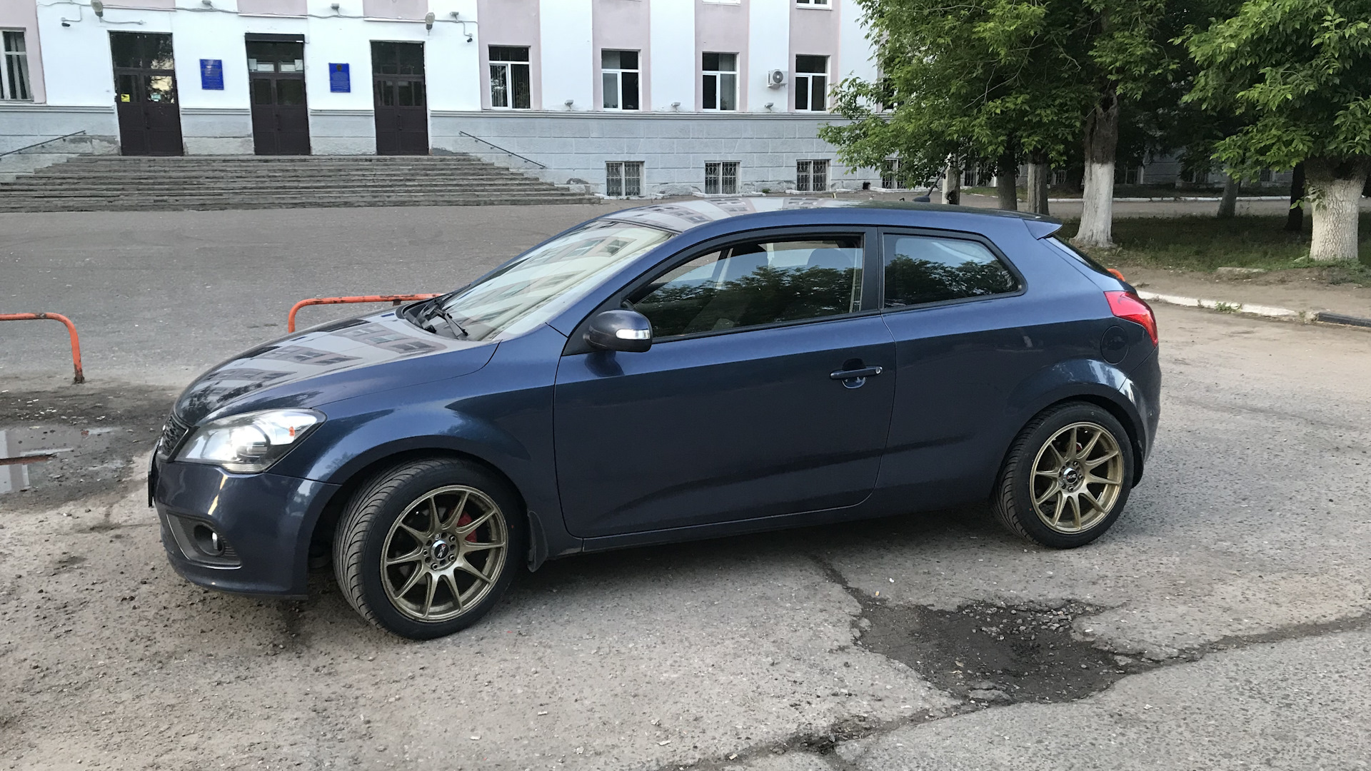 Kia Ceed РєСѓРїРµ 2009