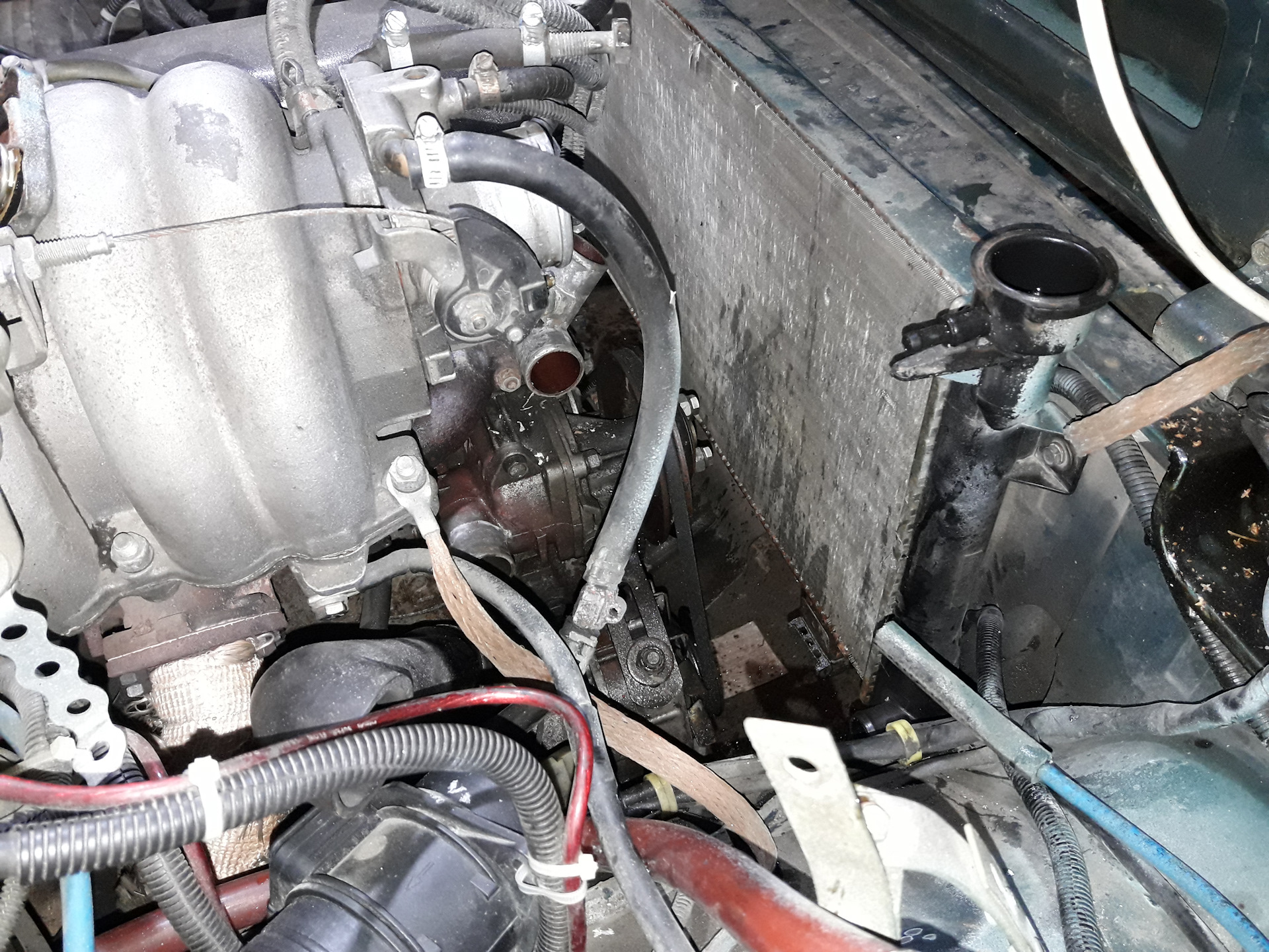 Потекли патрубки, переходим на самозажимные хомуты. — Lada 4x4 3D, 1,7 ...