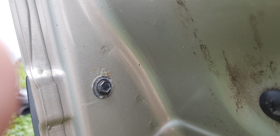 Очаги коррозии — Lada Ларгус, 1,6 л, 2014 года | мойка | DRIVE2