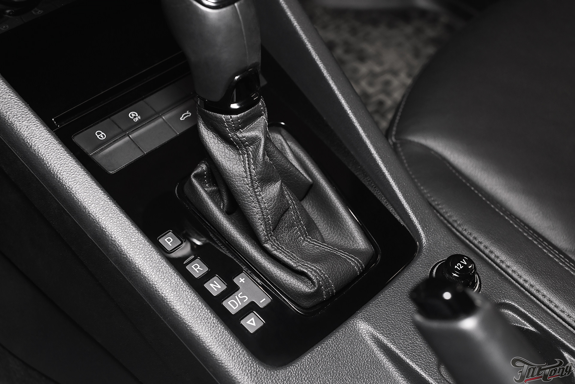 Шкода октавия а7 как снять акпп Skoda Octavia. Окрас салонного пластика в черный глянец и перетяжка потолка в ор