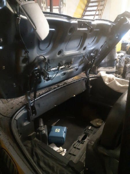 Вот он посередине — Mercedes-Benz CLK (W208)