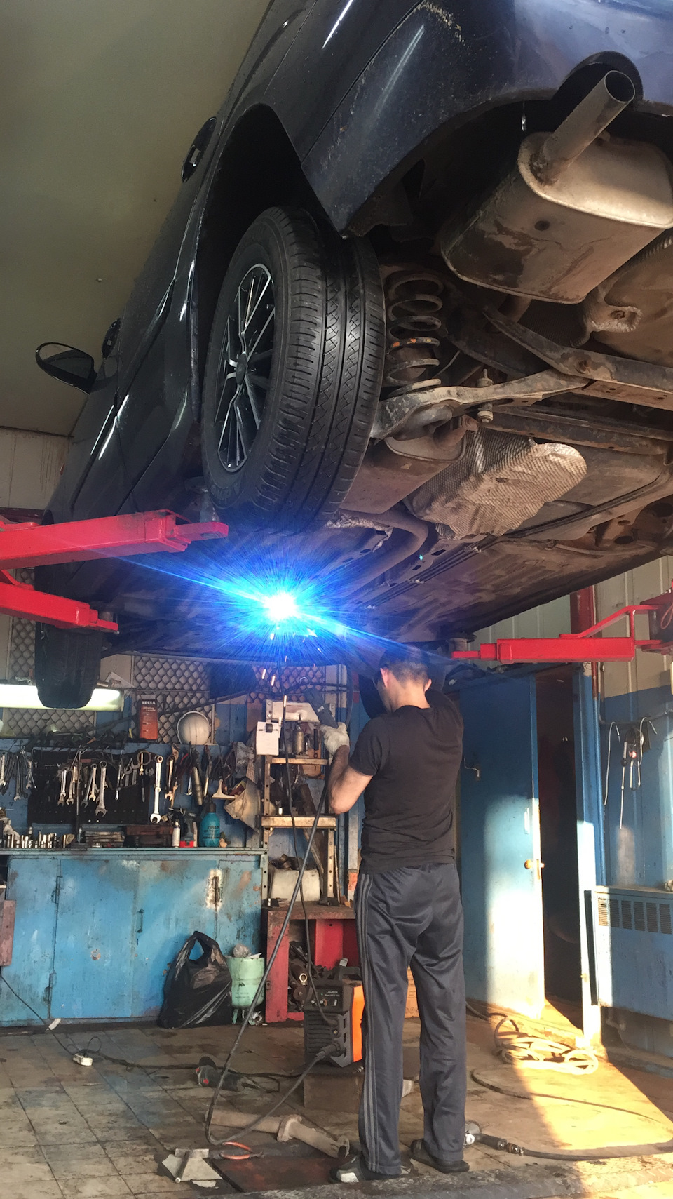 Замена прогоревшей гофры — Ford Focus I Sedan, 1,6 л, 2004 года | визит ...