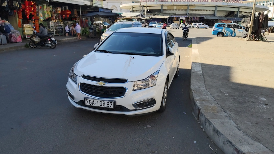 Вьетнамский штатный Шевроле Круз — Chevrolet Cruze Hatchback, 1,6 л ...