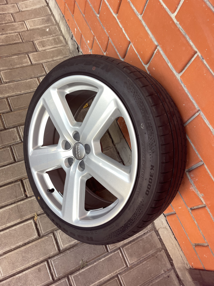 Шины летние 215/45 R18, литые диски Not OEM 8Jx18 ET35 5x100 на ...