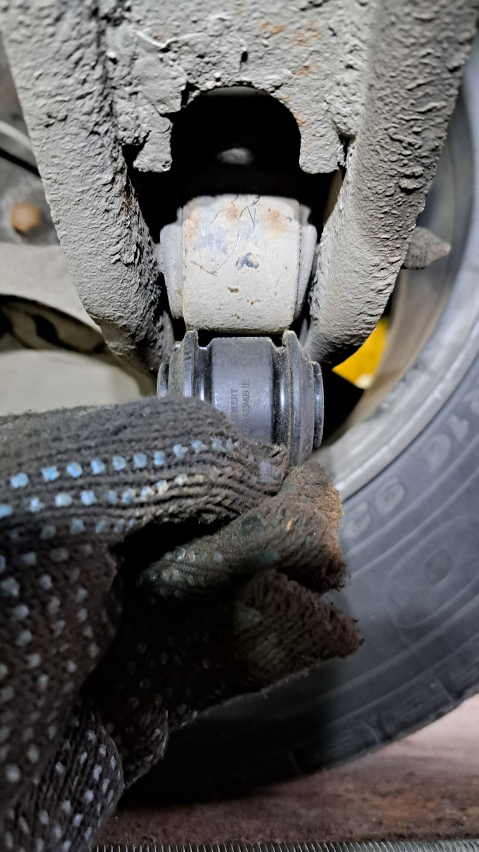 Замена сайлентблоков в задней стойке Lancer X — DRIVE2