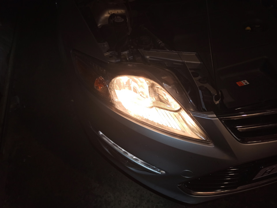 Дефлекторы окон, лампы Koito h7 и лампы поворотников Ford Mondeo 4 ...