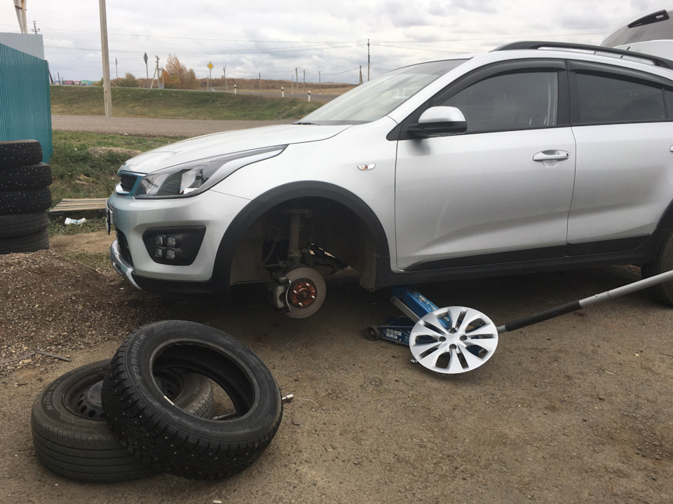 К зиме готов — KIA Rio X-Line, 1,4 л, 2020 года | шины | DRIVE2