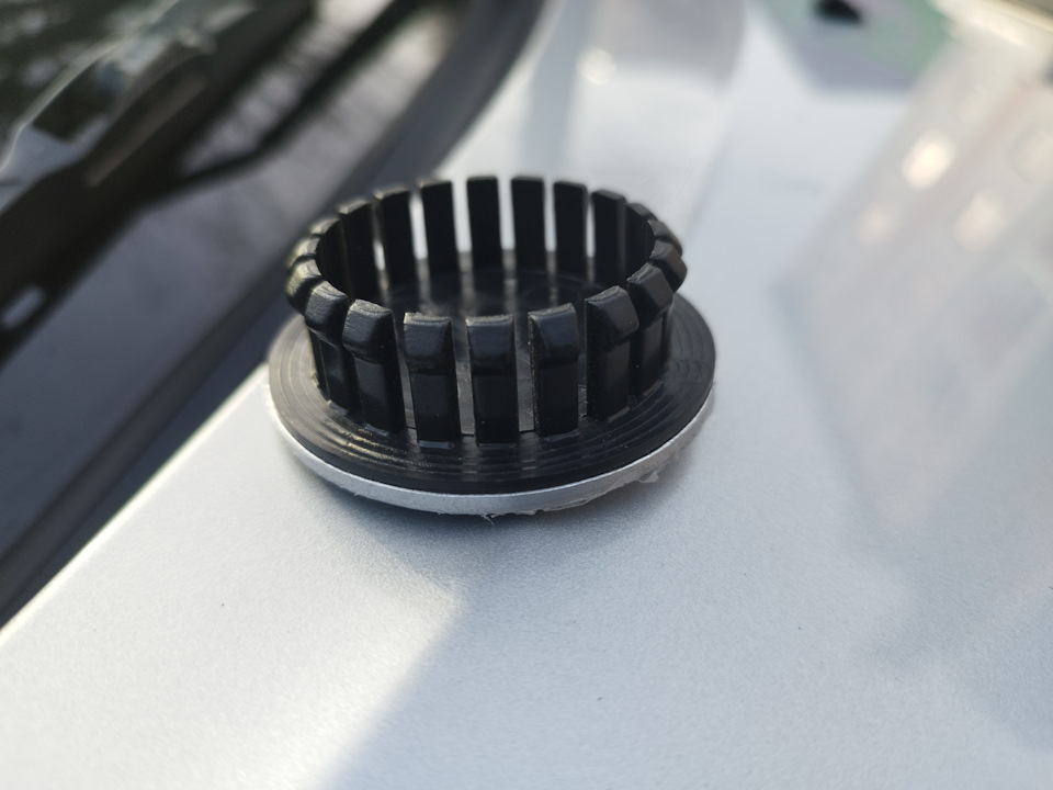 Колпачки ступичных отверстий оригинальных литых дисков — Pontiac Vibe ...