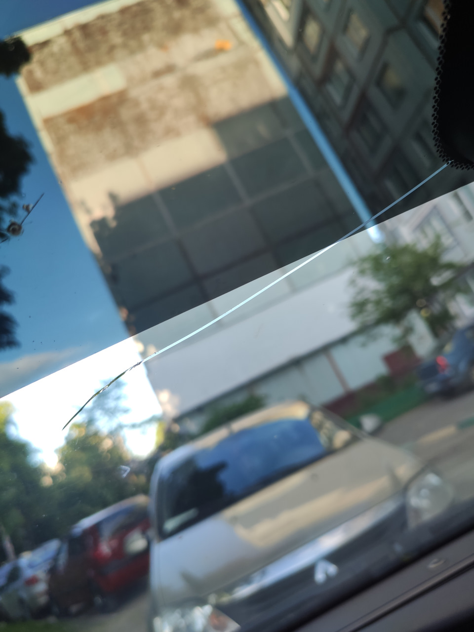 Трещина на лобовом стекле — Honda Civic 5D (8G), 1,8 л, 2010 года ...