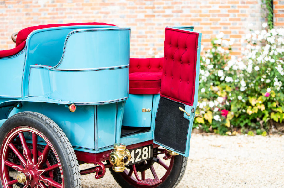 Фургон завода лесснер. Один из первых. Авиатор уточкин первый полет. Один из первых. Один из первых.