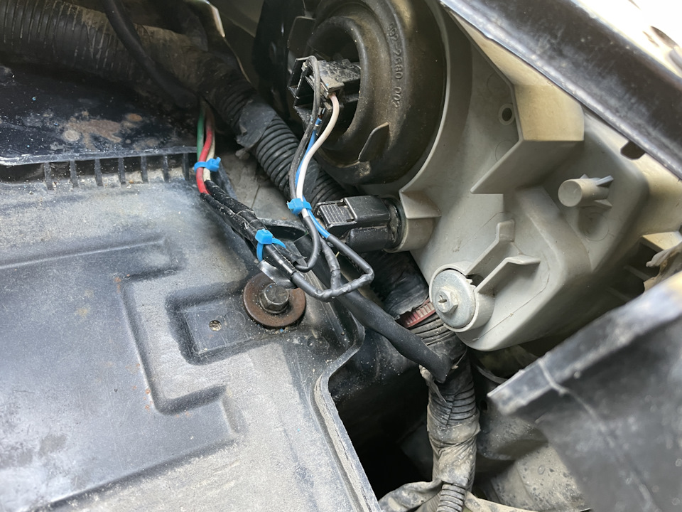 Как бы шайбу не сорвать, всё ржавое. — Hyundai Accent (2G)