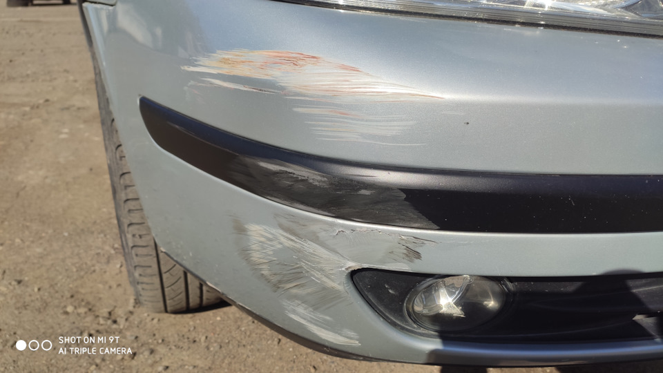 Притер бампер — Renault Laguna II, 2,2 л, 2002 года | кузовной ремонт ...