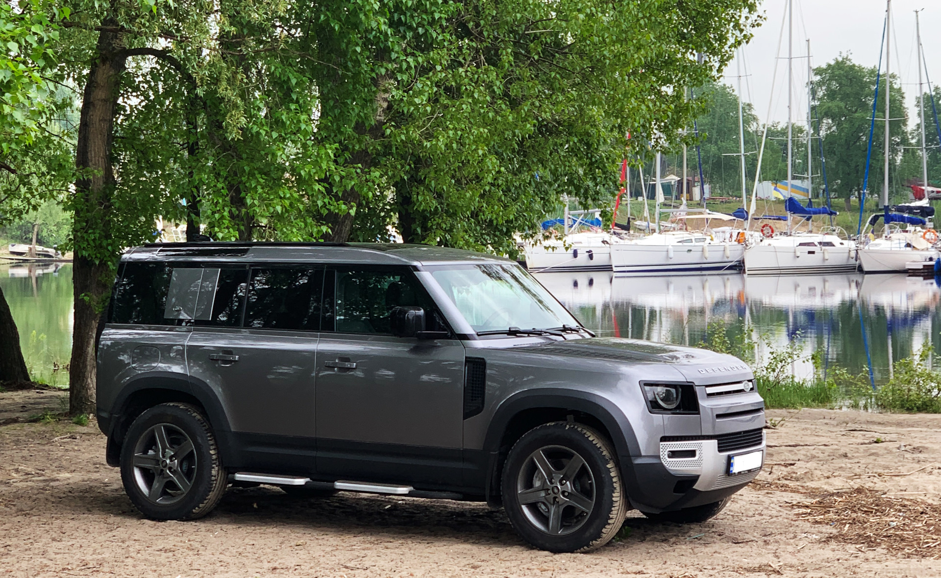 Land rover defender l663