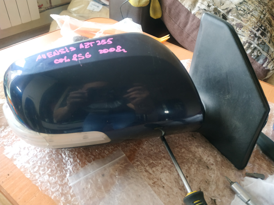 (20) Разбор бокового зеркала (конец) — Toyota Avensis II, 1,8 л, 2008 ...