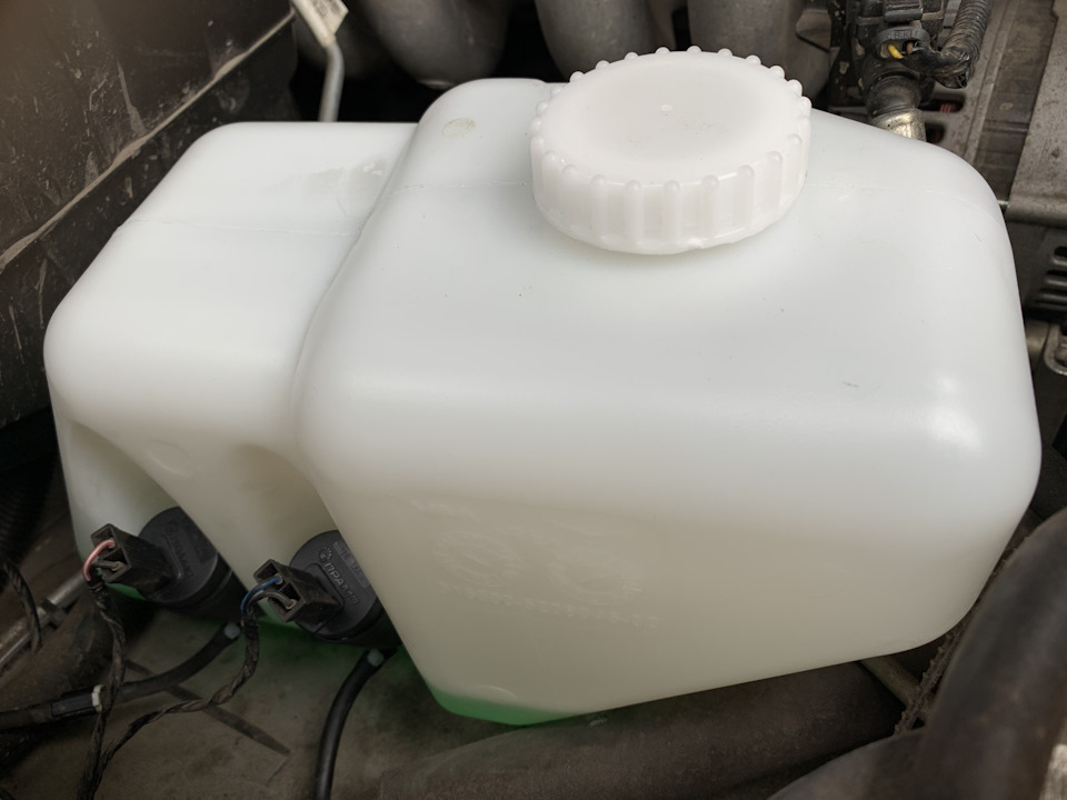 Вот бачок пустой, он предмет простой — УАЗ Patriot, 2,7 л., 2018 года ...