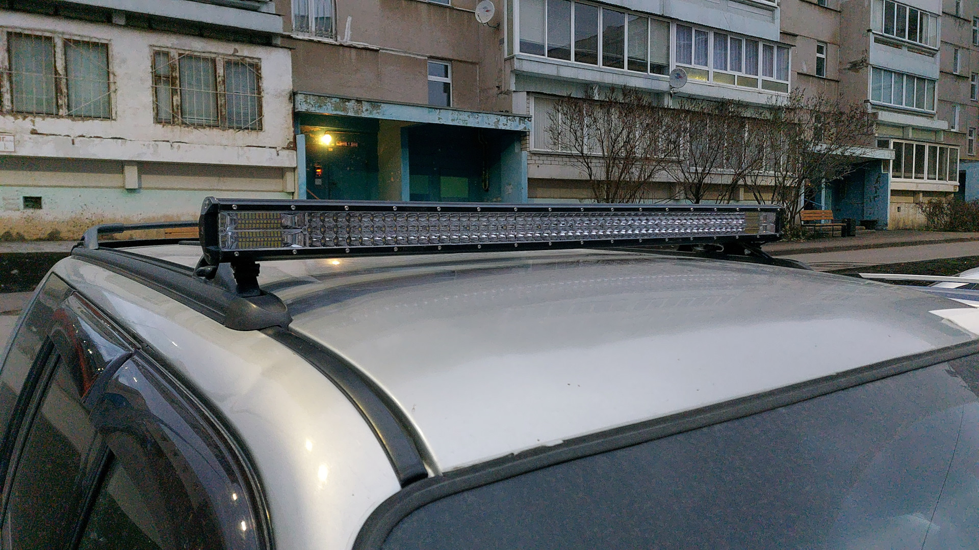 #9. Люстра на крышу — Mitsubishi Montero Sport, 3 л, 2000 года ...