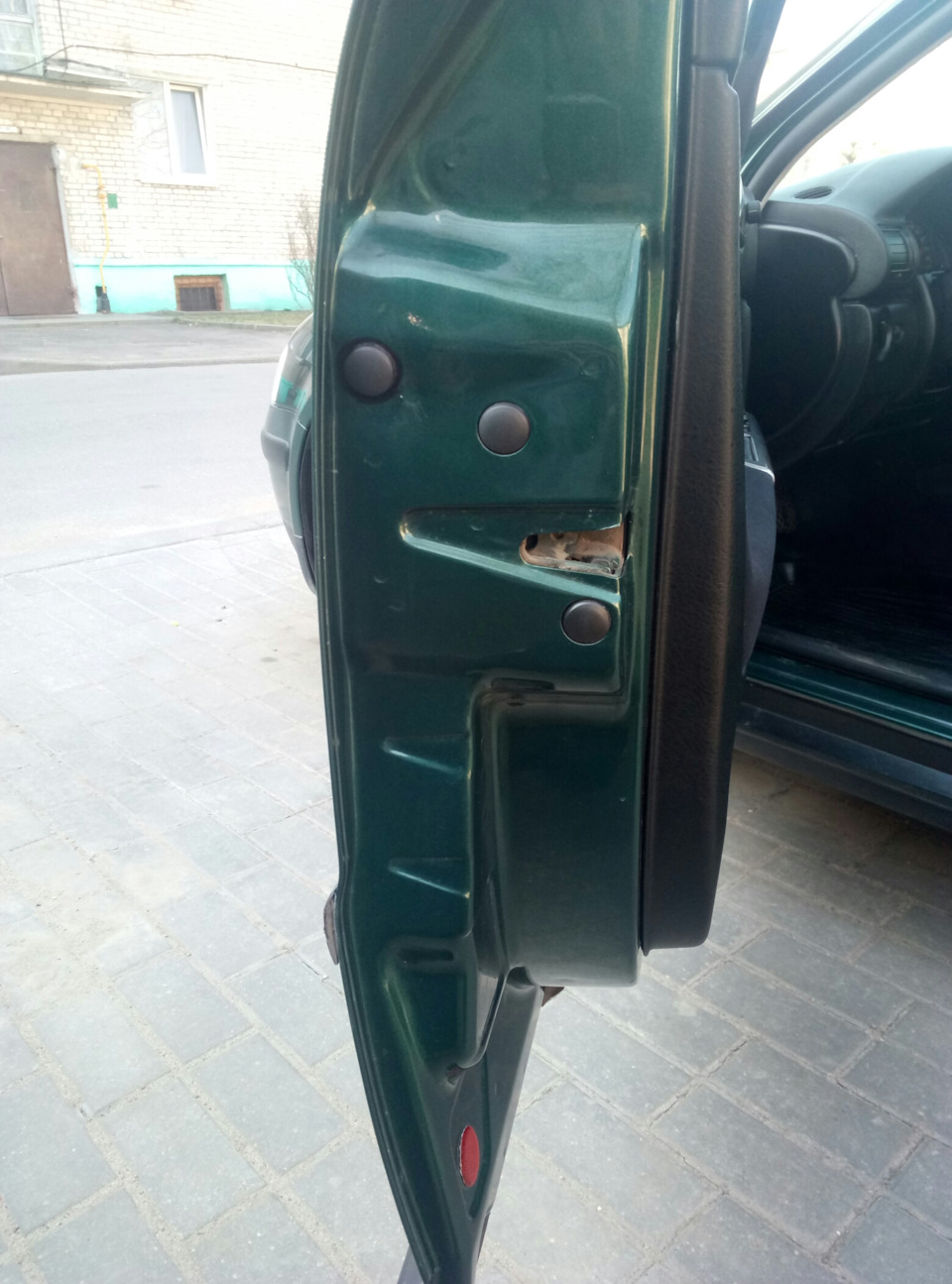декоративные заглушки на болты — Volkswagen Passat B5, 1,9 л, 1999 года ...