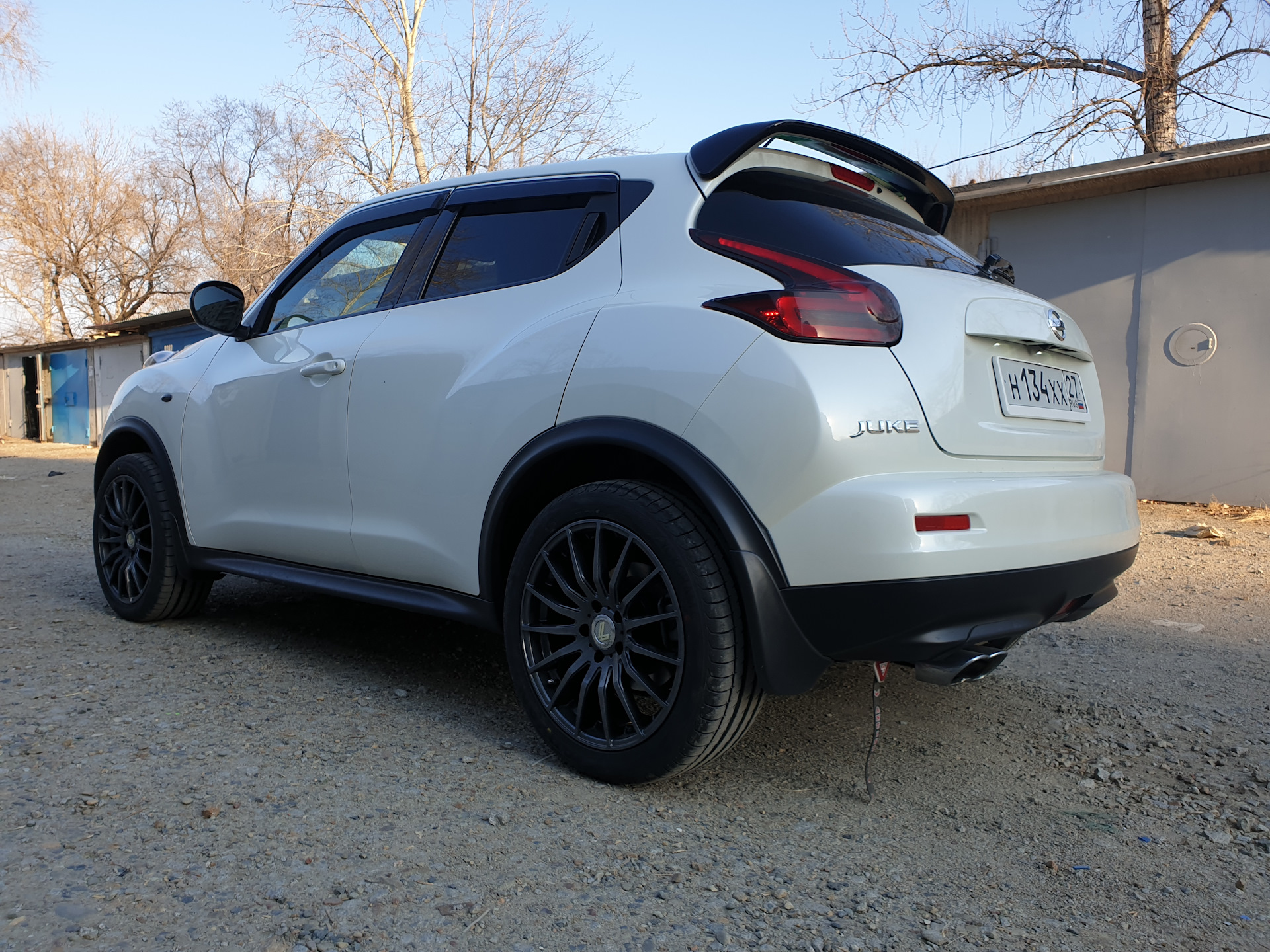 Nissan Juke Р±РµР»С‹Р№ r18