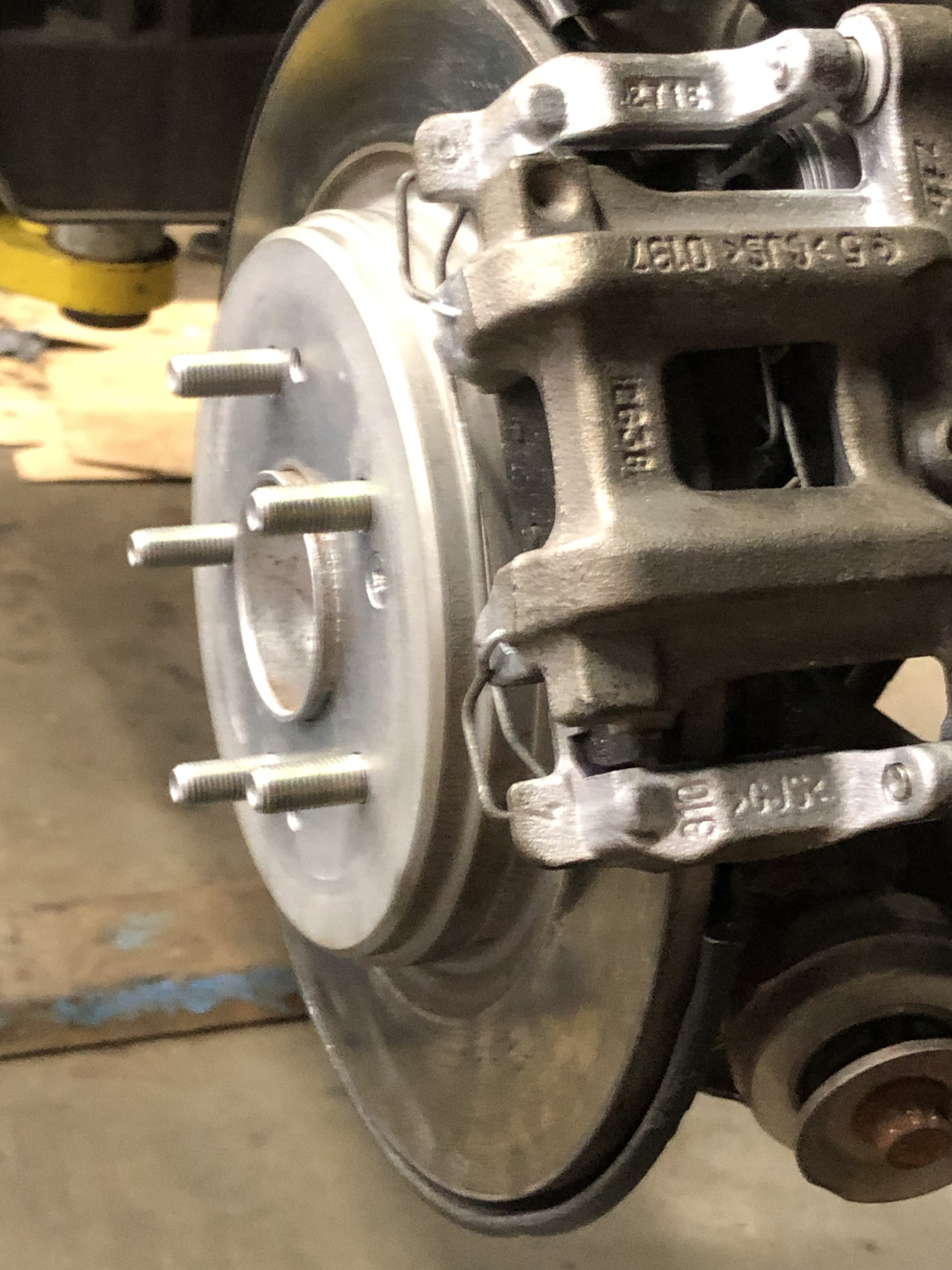 Звук сзади при движении когда нажимаешь тормоз. — Acura RDX (3G), 2 л ...