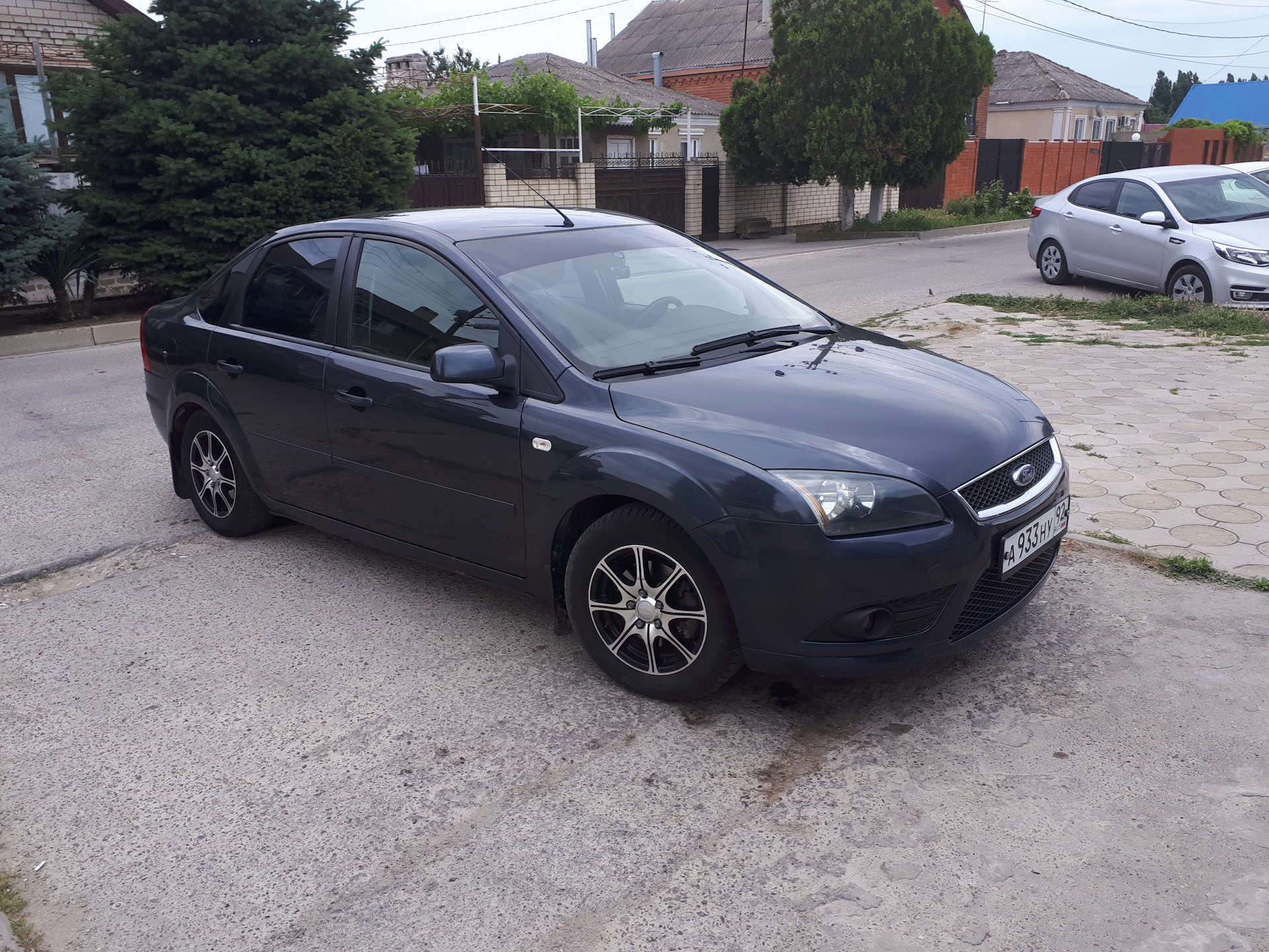 Форд 2 1.6. Ford Focus 2 Sea Grey. Форд фокус 2 Рестайлинг Sea Grey. Форд фокус 2 Рестайлинг седан Sea Grey. Ford Focus 1.6ti II.