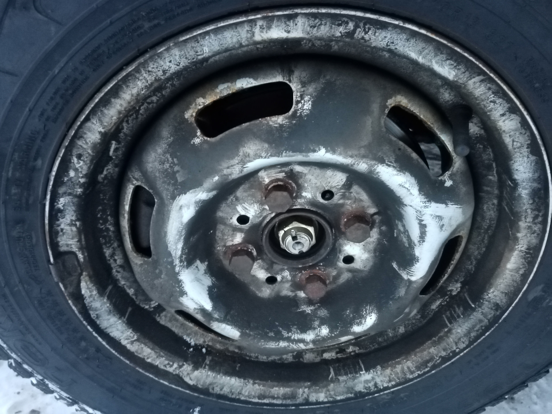 Замена левого наружного ШРУСа, левого зад подшипника и колпачка — Lada ...