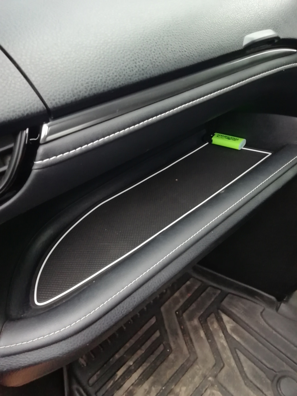 Нескользящие резиновые коврики — Toyota Esquire