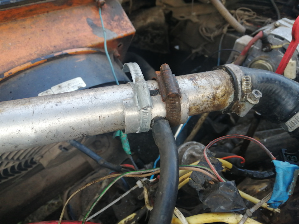 Ремонт/замена(колхоз) патрубка радиатора верхнего — Audi 100 (C4), 2 л ...