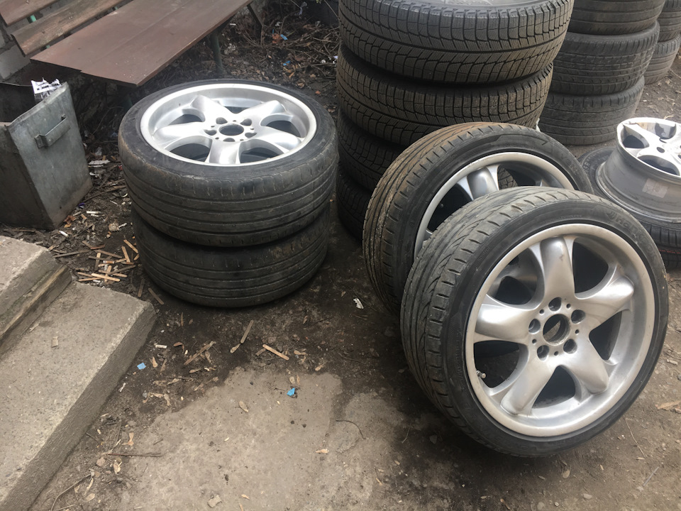 225 40 Ili 235 40 Ili 225 45 Pomogite S Vyborom Bmw 3 Series 2 5 L 1999 Goda Na Drive2