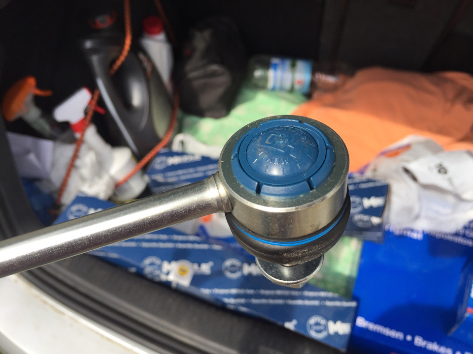 Эмульсия в расширительном бачке — Audi A8 (D3), 3 л, 2004 года ...