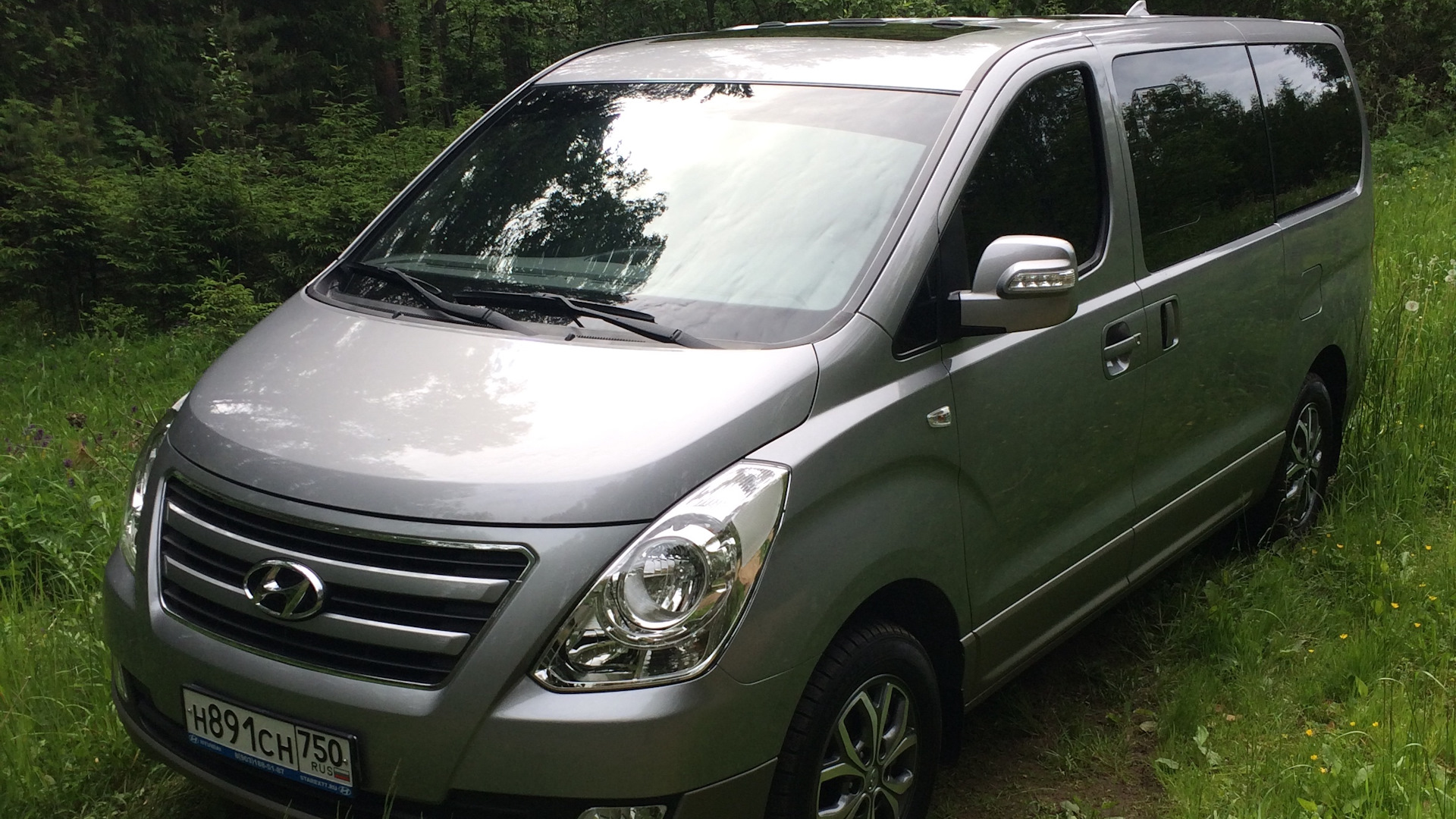 Старекс 2.5 дизель. Hyundai Starex 4wd. Grand Starex 4wd. Гранд Старекс 4wd 2009. Grand Starex 4wd - 2.