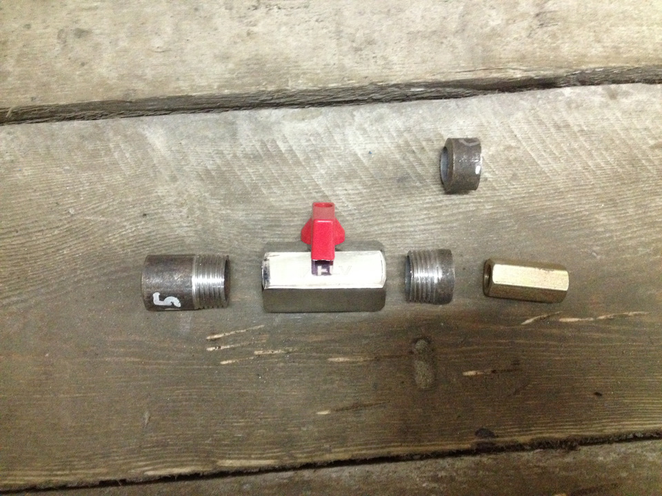 Ремкомплект тормозных трубок ат10832. Штуцер тормозной трубки м12х1. Распределитель тормозов уаз 452. Гидроручник газель с краном. Кран на тормозную трубку.