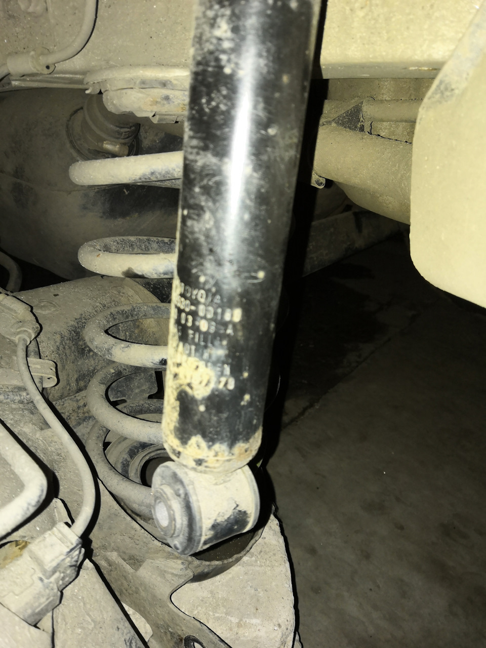 Задняя подвеска постучалась мне в багажник. Задние саленблоки и ...