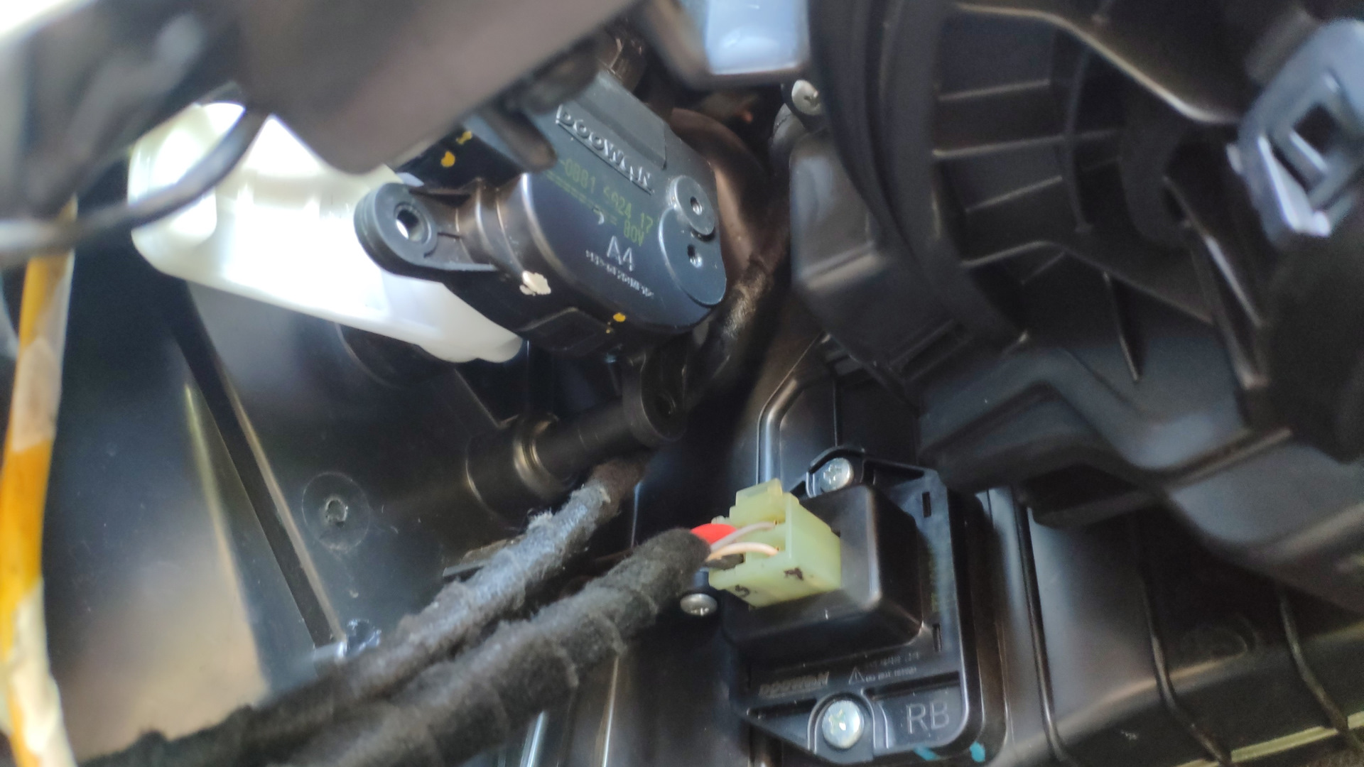 Установка климат-контроля на Солярис 2014 с кондиционером — Hyundai ...