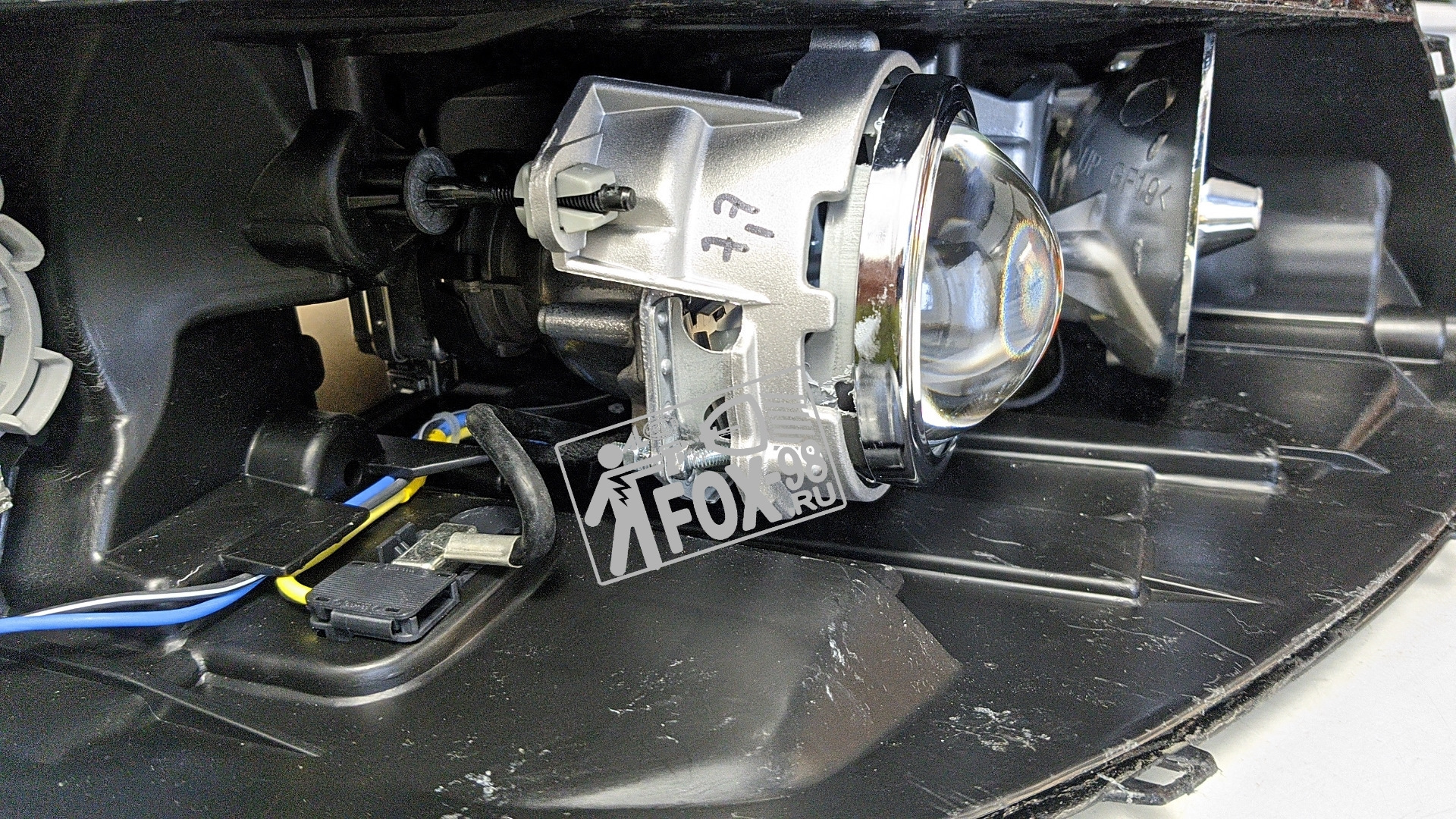 Регулировочные фары мерседес 164. Линза в дальний свет мазда 6 gh. Хендай грандер 2013 замена линз. Lexus es 2014 лампы в фары ксенон. Замена ксеноновых линз.