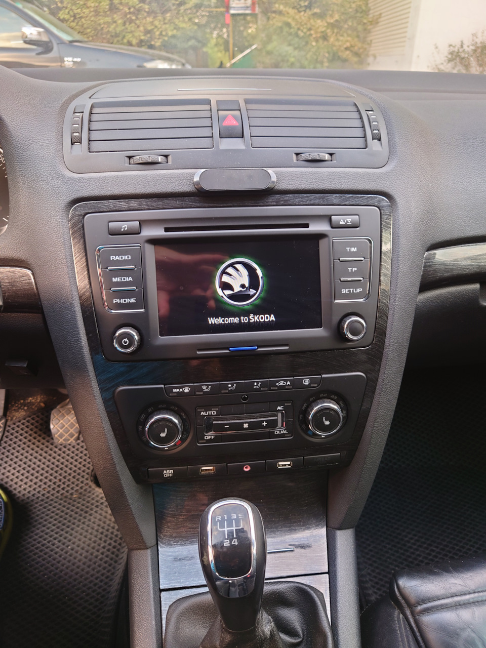 Поиск лучшей штатной магнитолы для октавии А5 завершен. — Skoda Octavia ...