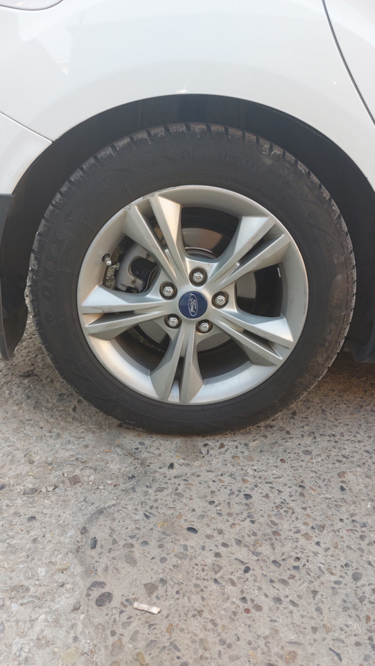 Шины зимние нешипованные Dunlop 215/55 R16, литые диски USA 7Jx16 ET50 ...