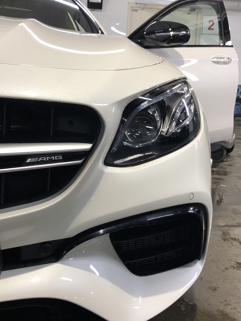 Конечно чистая машина в пленке смотрится огонь 🔥 — Mercedes-Benz E 63 AMG  (W213), 4 л, 2019 года | мойка | DRIVE2