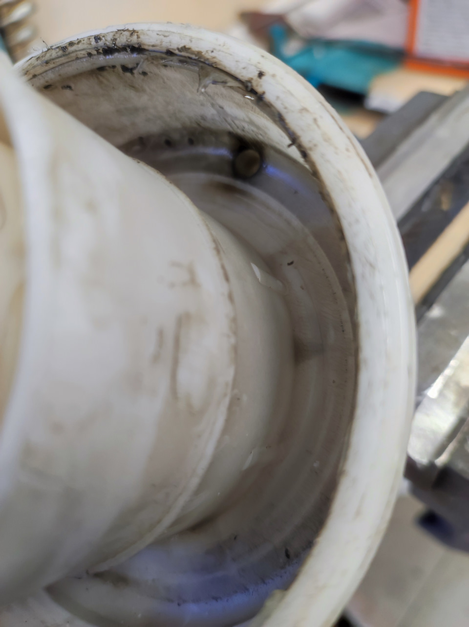 Внутри фильтра тонкой очистки грязи почти нет. — Nissan X-Trail II (t31)