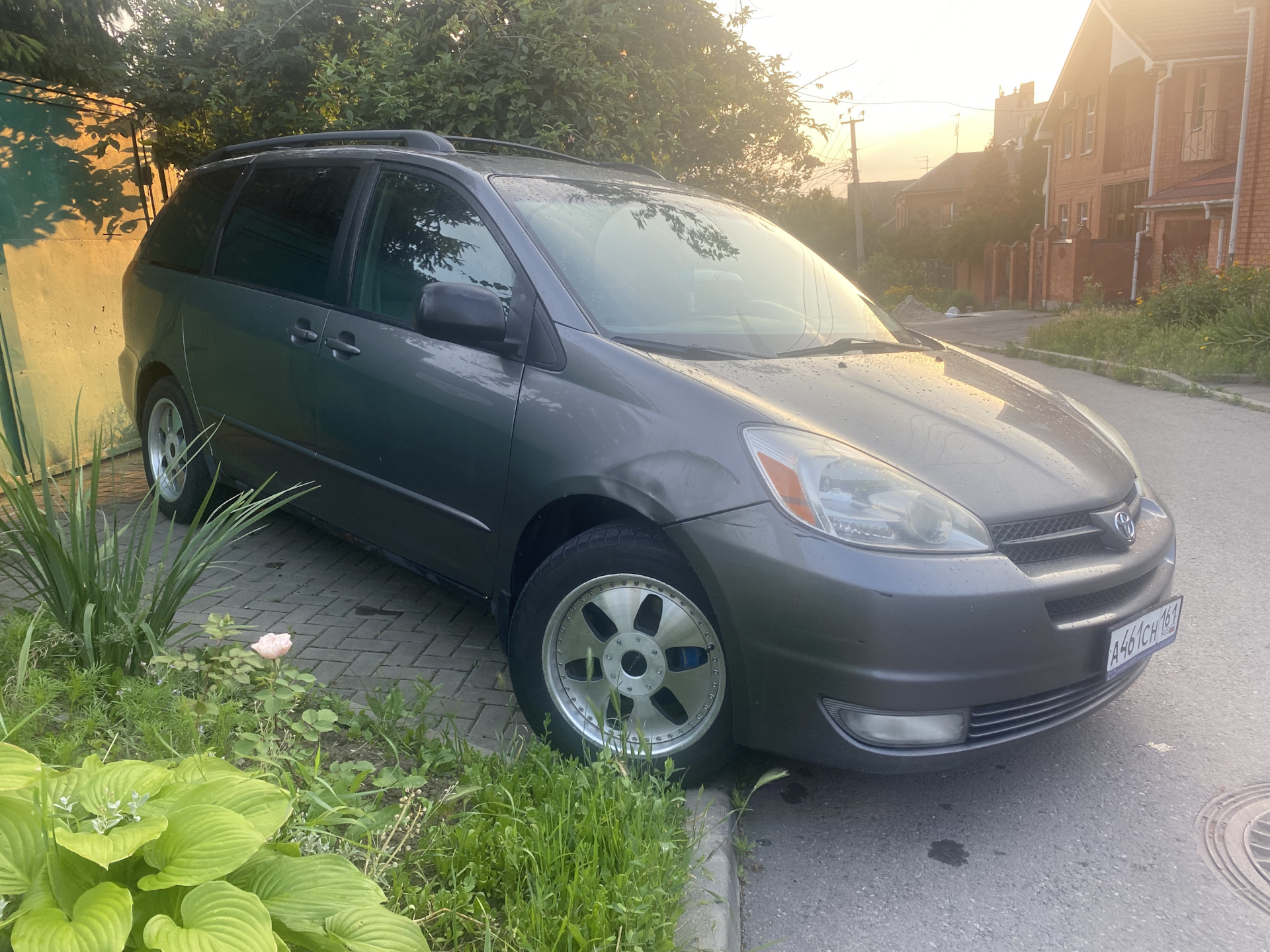 Toyota Sienna 2