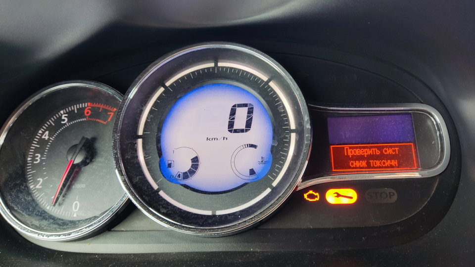 Масло в свечном колодце — Renault Megane III, 1,6 л, 2014 года ...