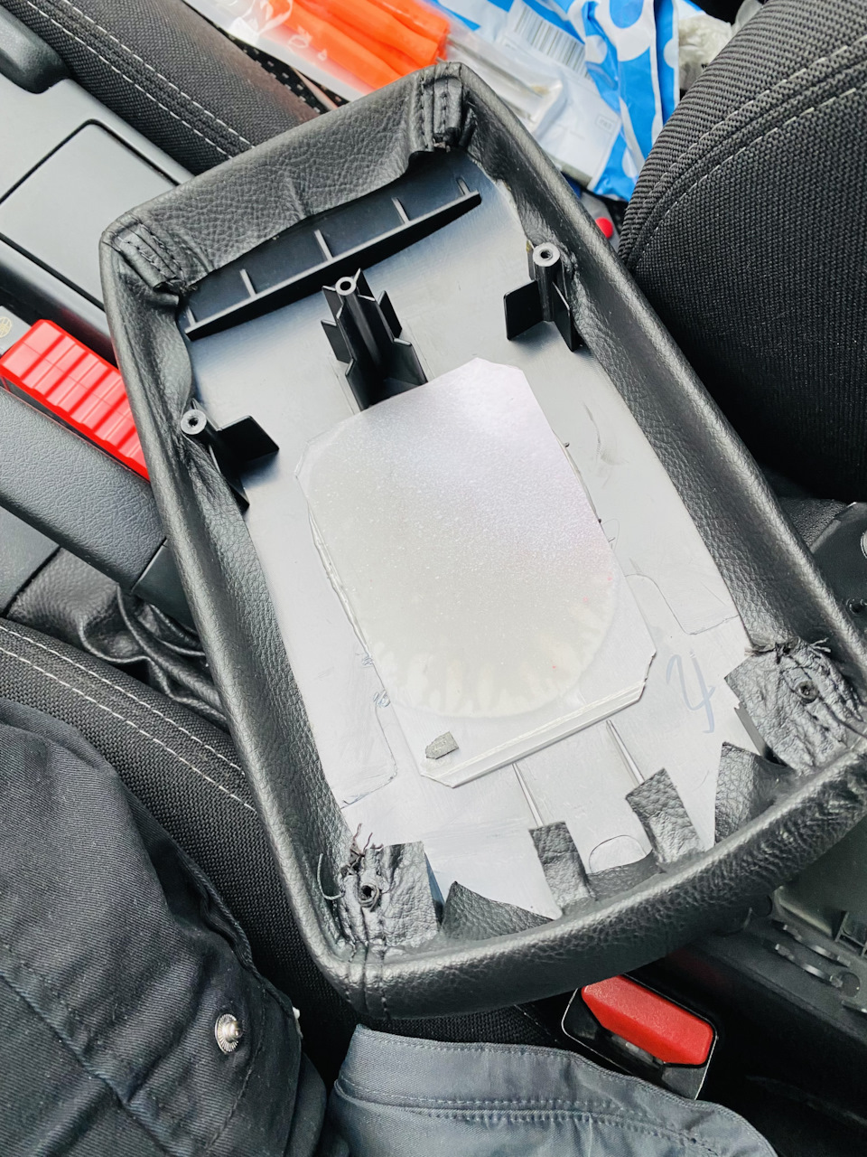 Ремонт подлокотника — Citroen C4 L, 1,6 л, 2014 года | своими руками ...