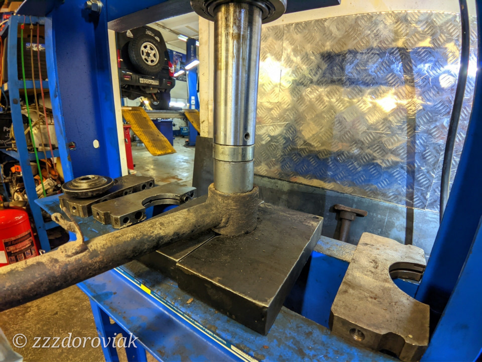 Замена сайлентблоков на тягах моста — ТагАЗ Tager 3D, 3,2 л, 2008 года ...