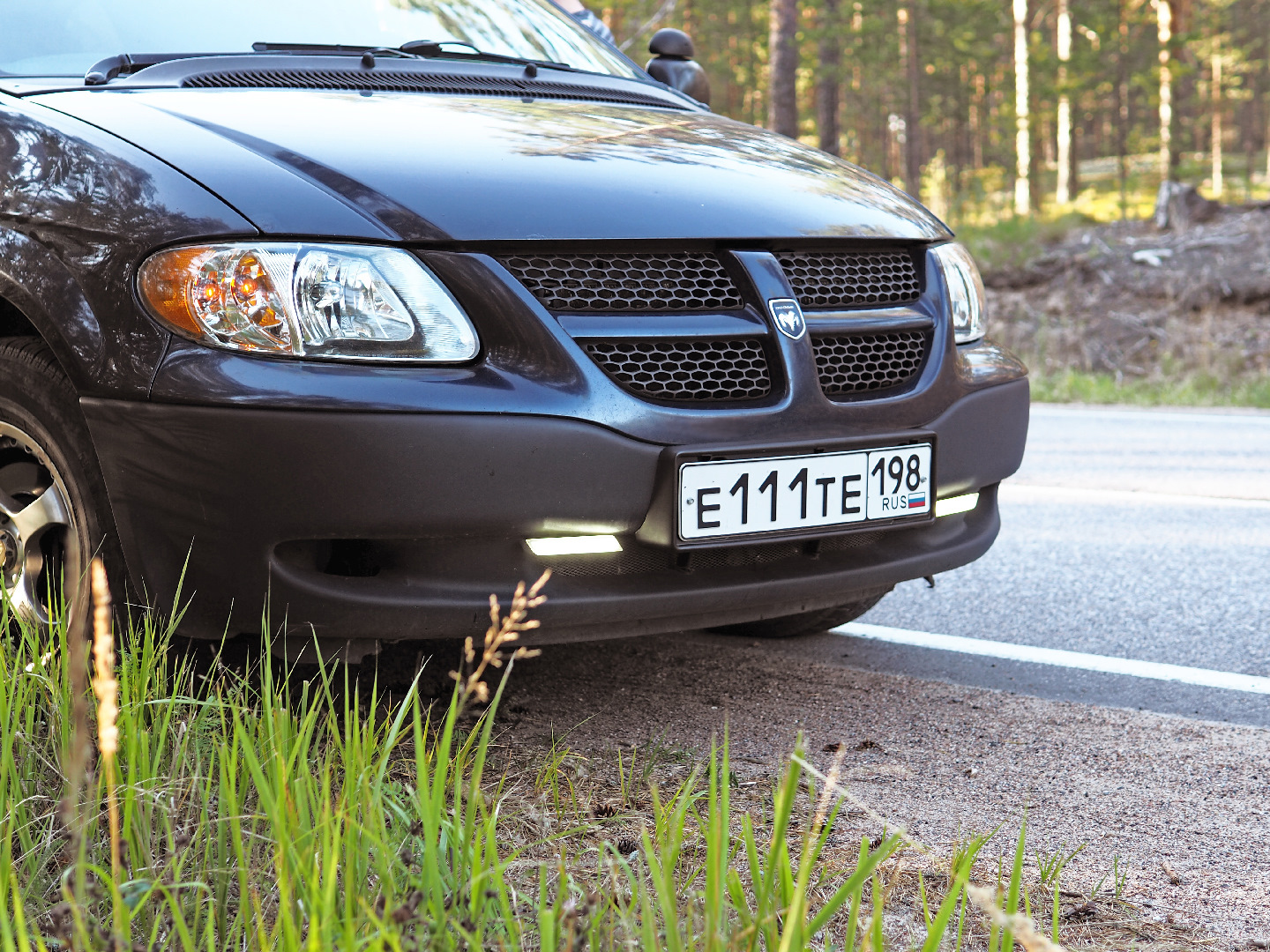 Подиум для номера — Dodge Caravan IV, 2,4 л, 2003 года | стайлинг | DRIVE2